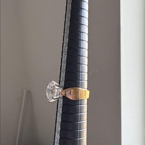 EUC Round Brilliant Cut Soltaire Diamond-Toned Thick Gold Band Ring - Picture 10 of 11